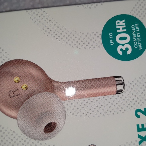 WIRELESS EAR BUDS White color metallic compact charging case AIR Pod NEW - Picture 7 of 12